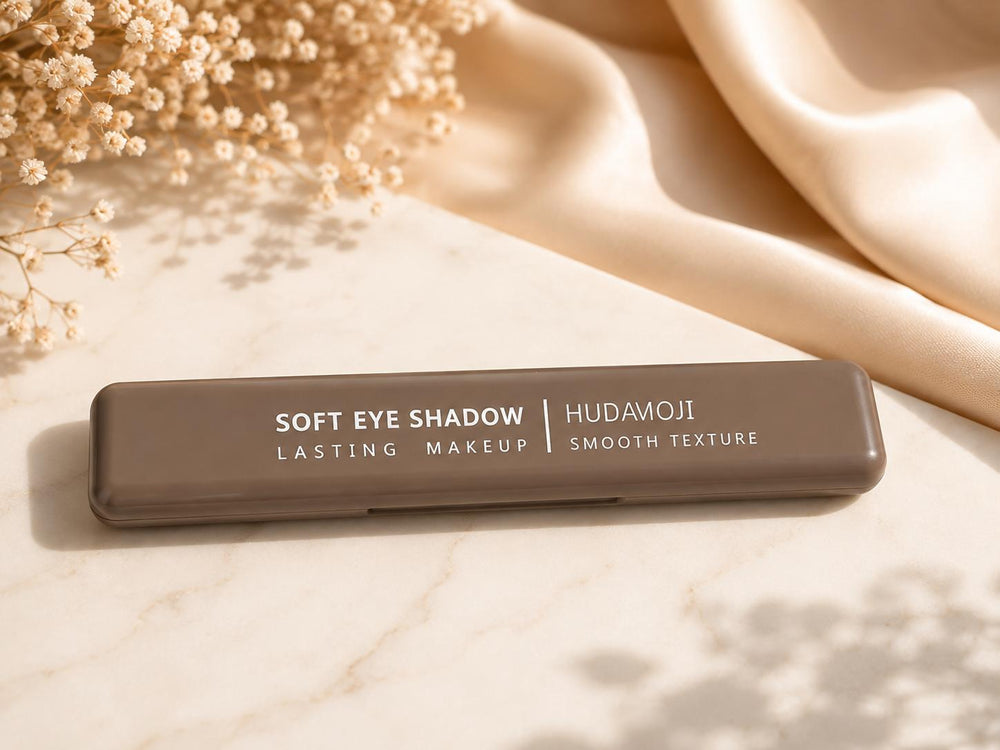 HUDAMOJI eyeshadow case closed