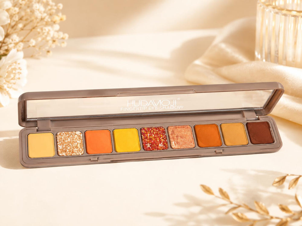 HUDAMOJI eyeshadow palette open