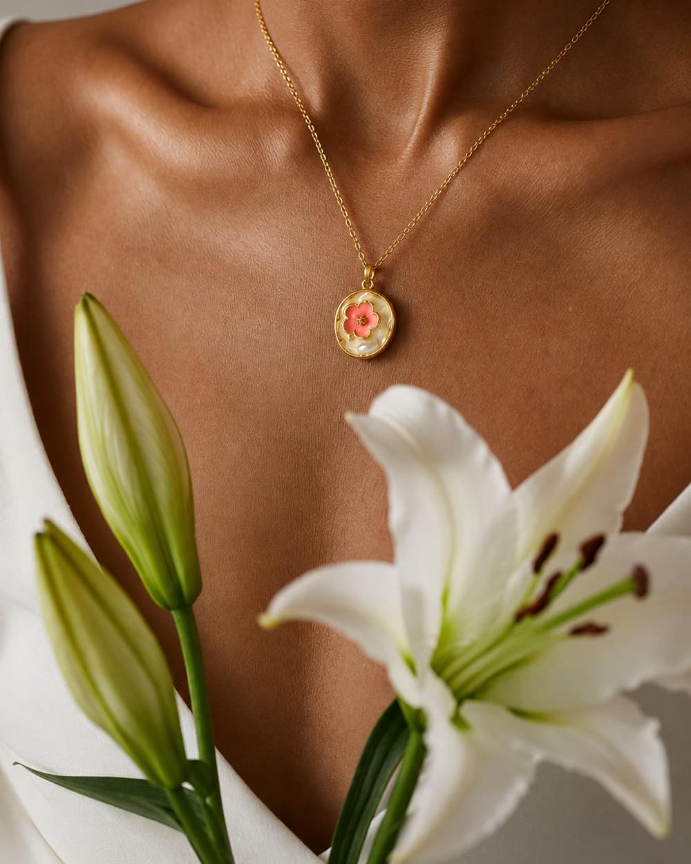 Fleur Nacre Locket