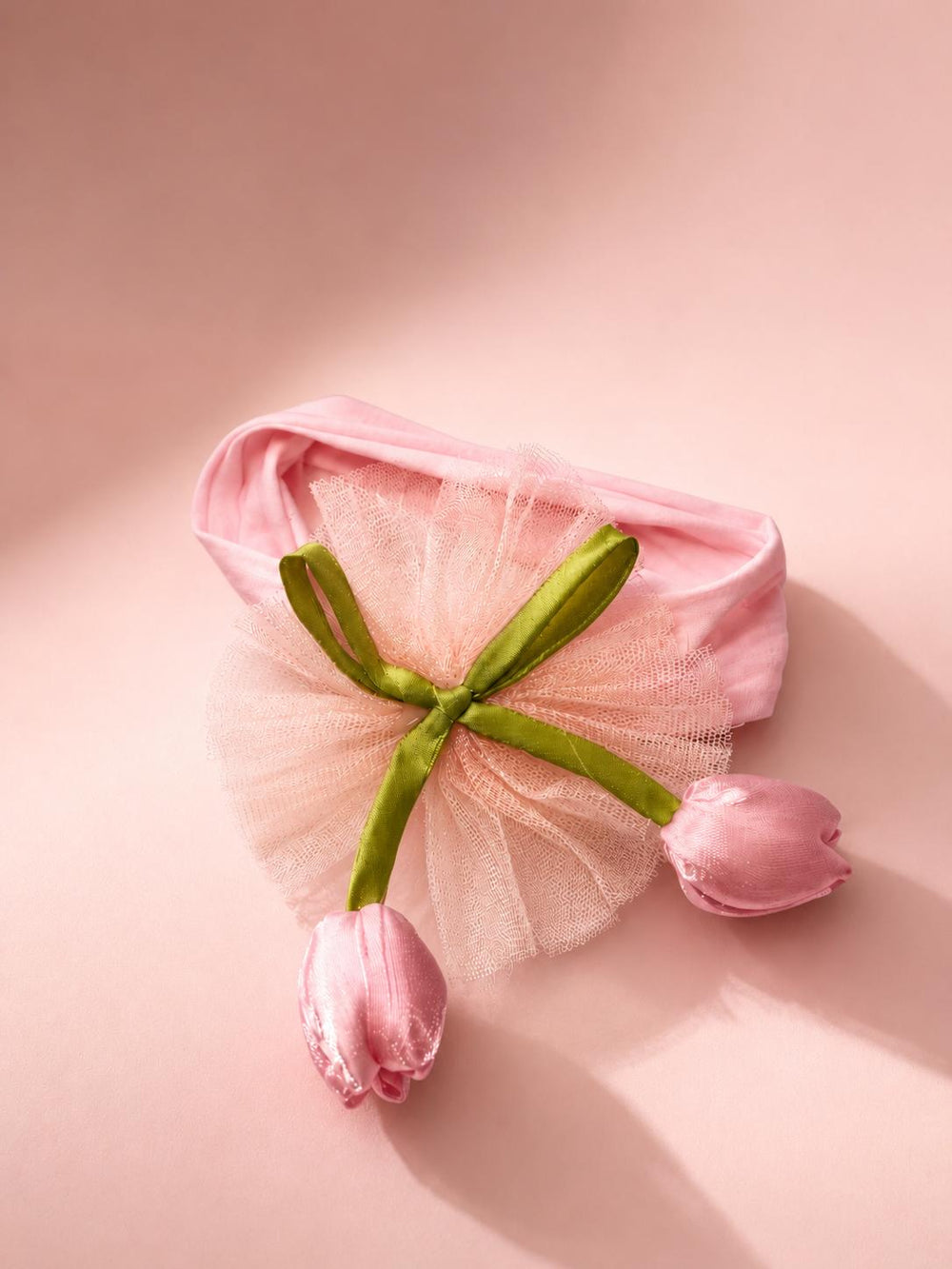 Tulle tulip bow headband pink close