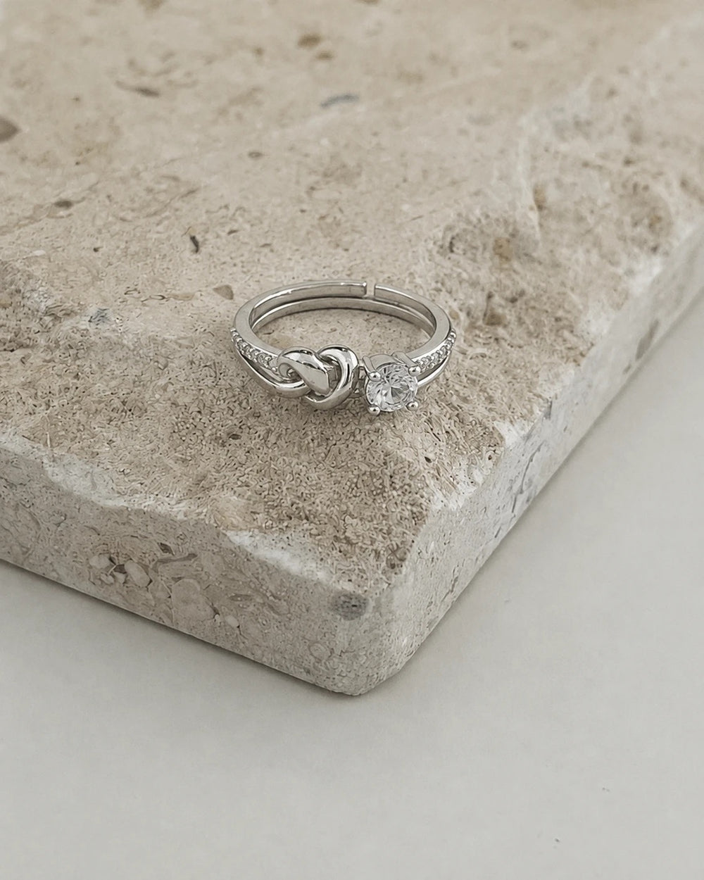 Nœud Solitaire Ring